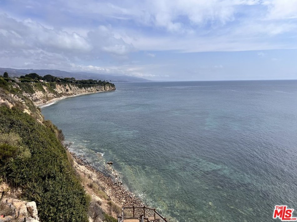 29135 Cliffside Dr, Malibu, CA 90265