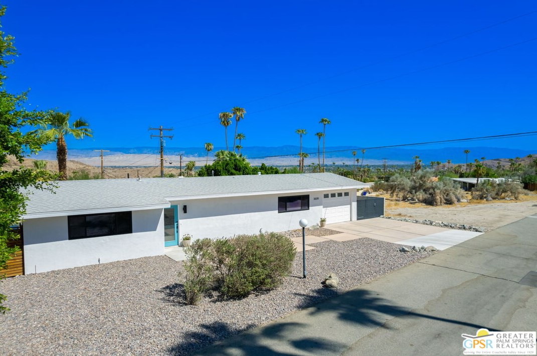 38319 Starlight Ln, Cathedral City, CA 92234