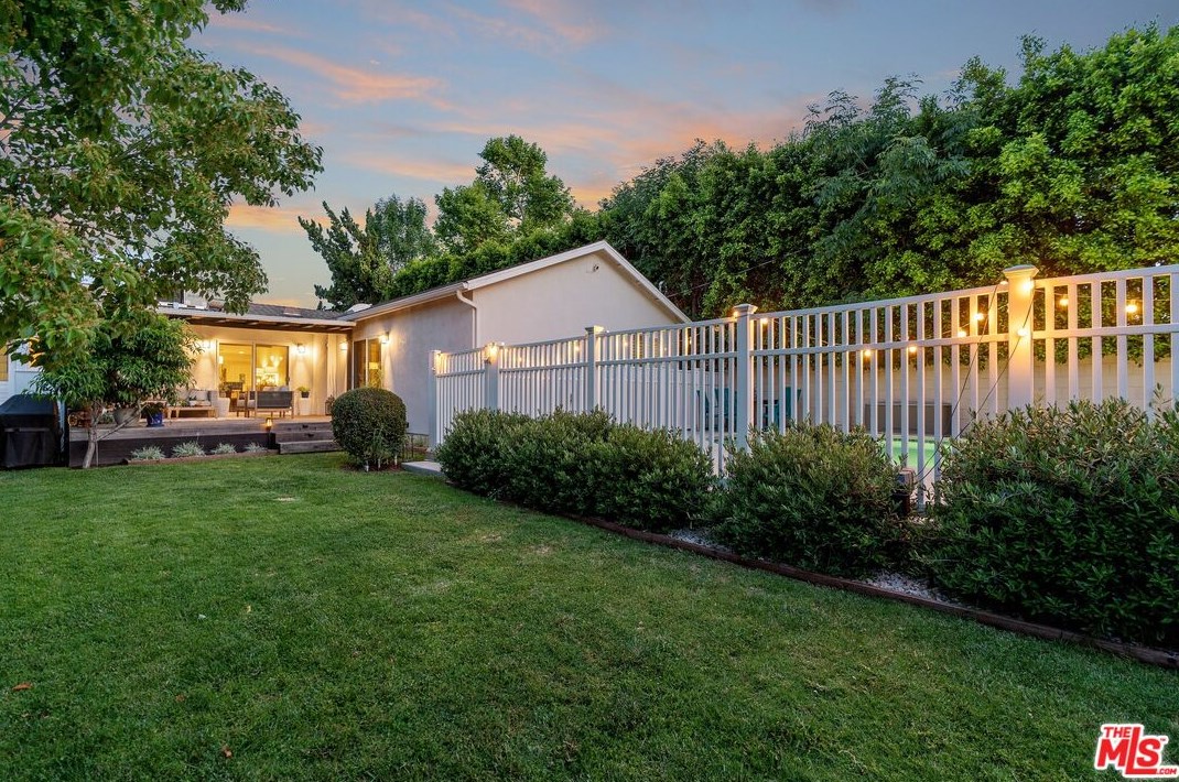 16771 Otsego St, Van Nuys, CA 91436-1029