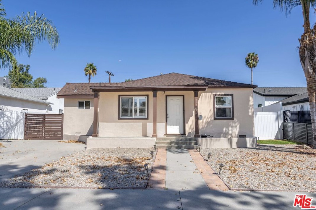 17507 Emelita St, Van Nuys, CA 91316