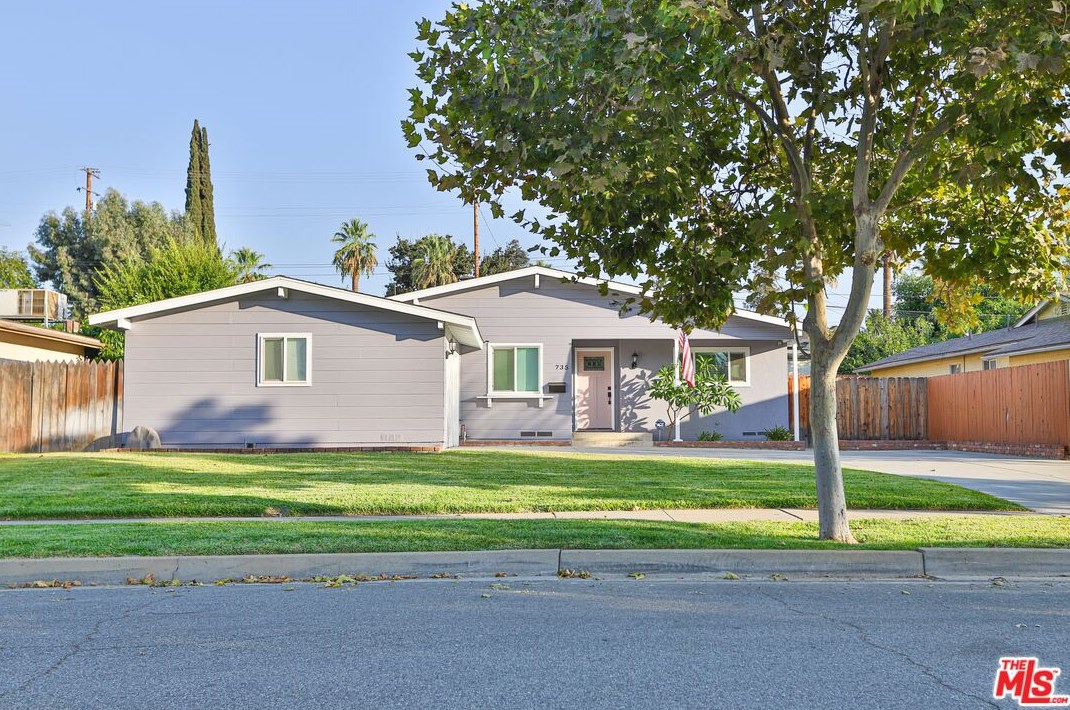 735 Esther Way, Redlands, CA 92373-5823