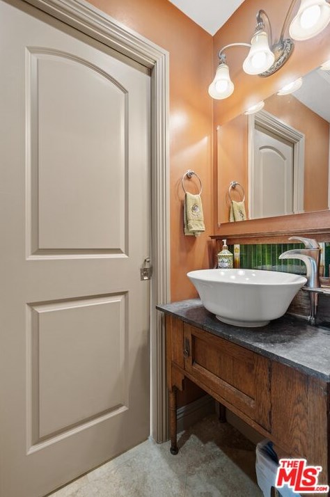 839 Center St, El Segundo CA 90245-3255 exterior