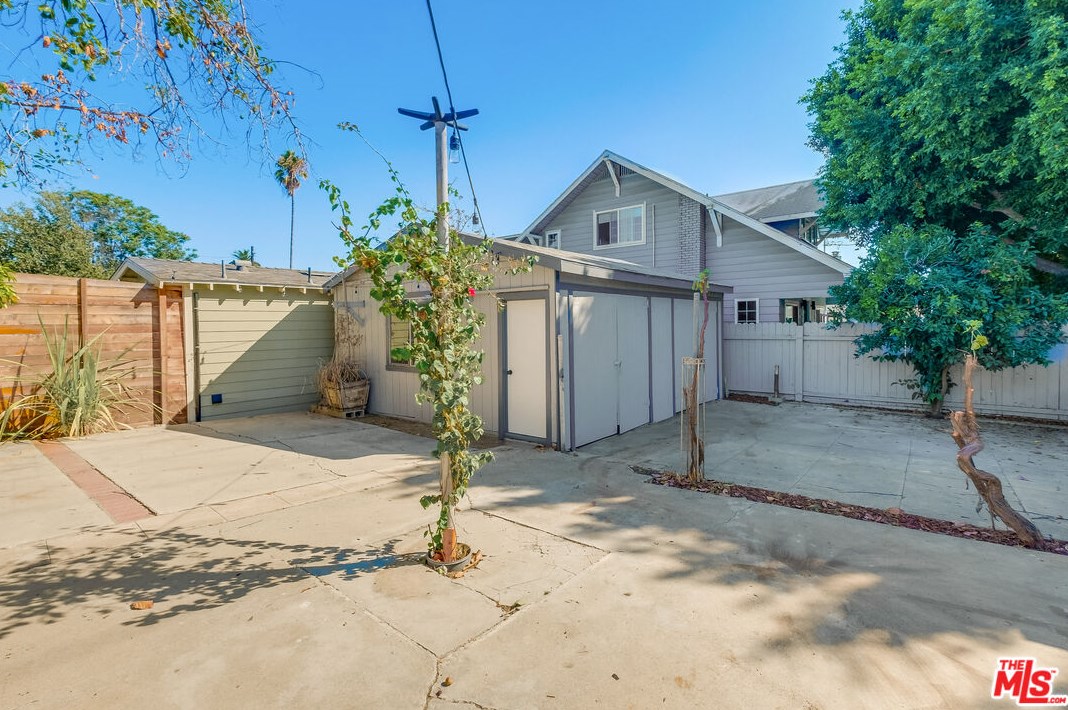 5602 Irvington Pl, Los Angeles CA  90042-2355 exterior