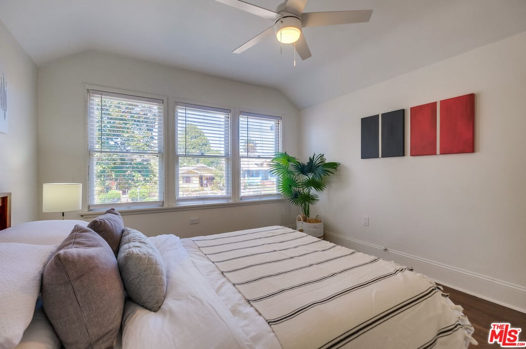 5602 Irvington Pl, Los Angeles CA  90042-2355 exterior
