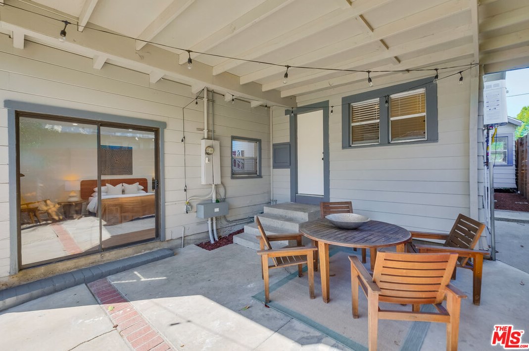 5602 Irvington Pl, Los Angeles CA  90042-2355 exterior