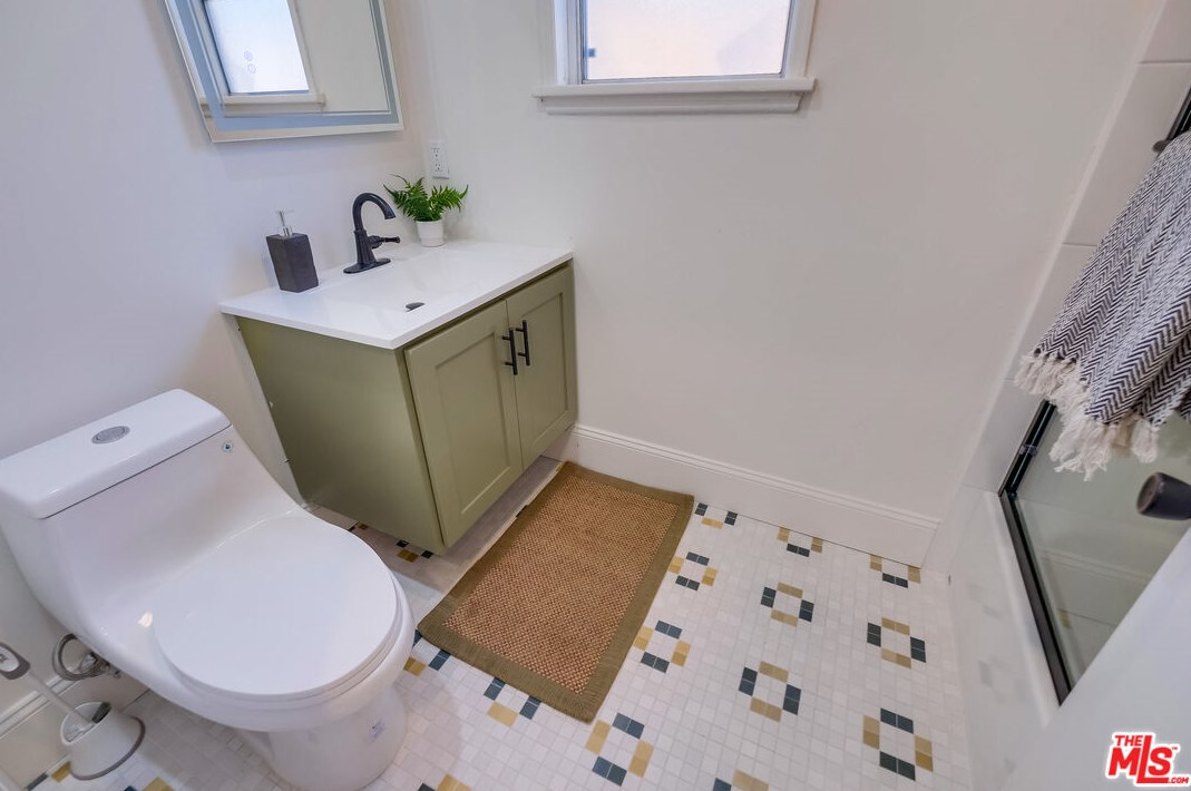 5602 Irvington Pl, Los Angeles CA  90042-2355 exterior