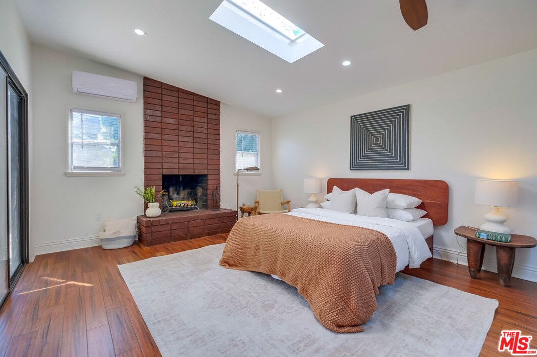5602 Irvington Pl, Los Angeles CA  90042-2355 exterior