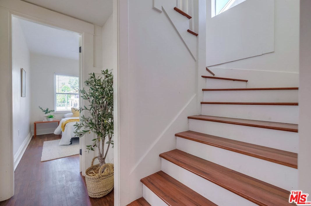 5602 Irvington Pl, Los Angeles CA  90042-2355 exterior