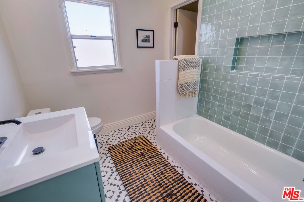 5602 Irvington Pl, Los Angeles CA  90042-2355 exterior