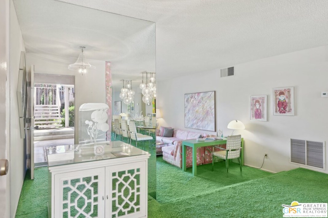 2696 Sierra Madre, Palm Springs, CA 92264-9454