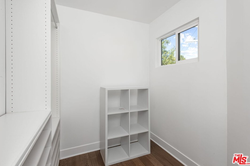 8737 Wonderland Ave, Los Angeles CA  90046-1850 exterior