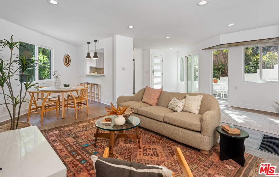 8737 Wonderland Ave, Los Angeles CA  90046-1850 exterior