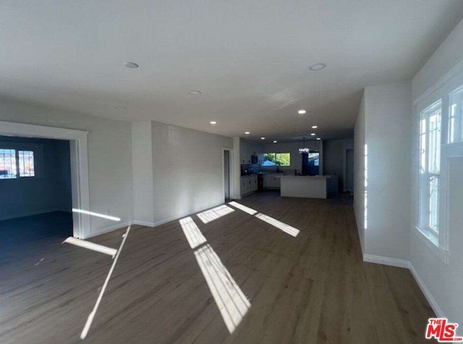 1618 Crenshaw Blvd, Los Angeles CA 90043-4104 exterior