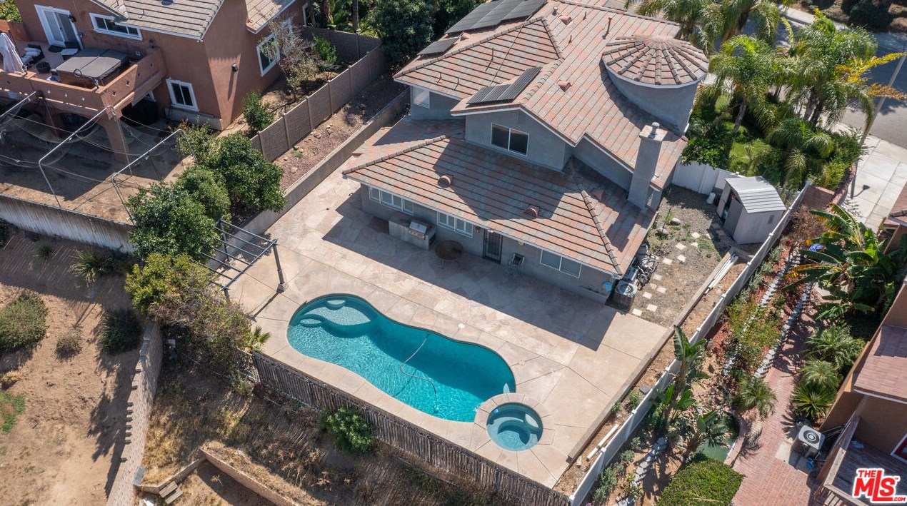 16998 Volante Dr, Fontana, CA 92337-7964