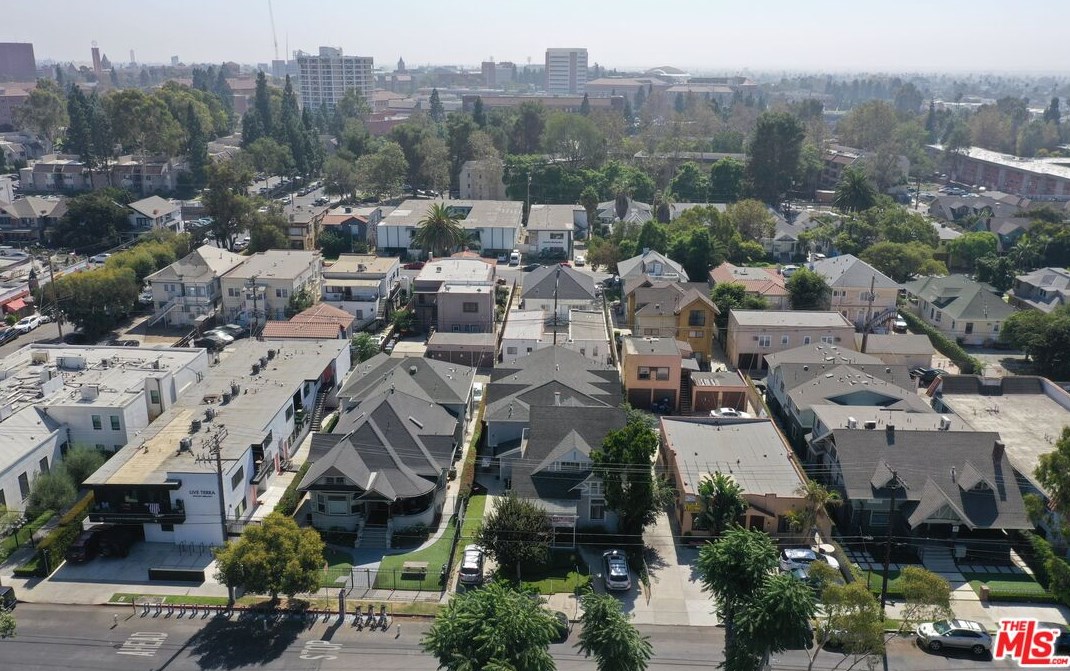 1294 29th St, Los Angeles, CA 90007-3139