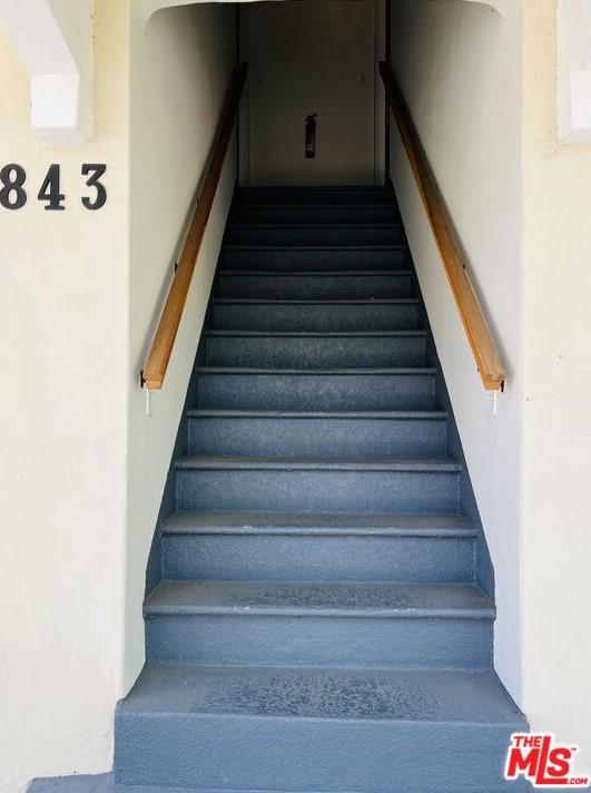 843 Westbourne Dr, Los Angeles CA  90069-4602 exterior