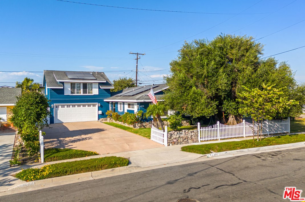 8371 Terry Dr, Huntington Beach, CA 92647