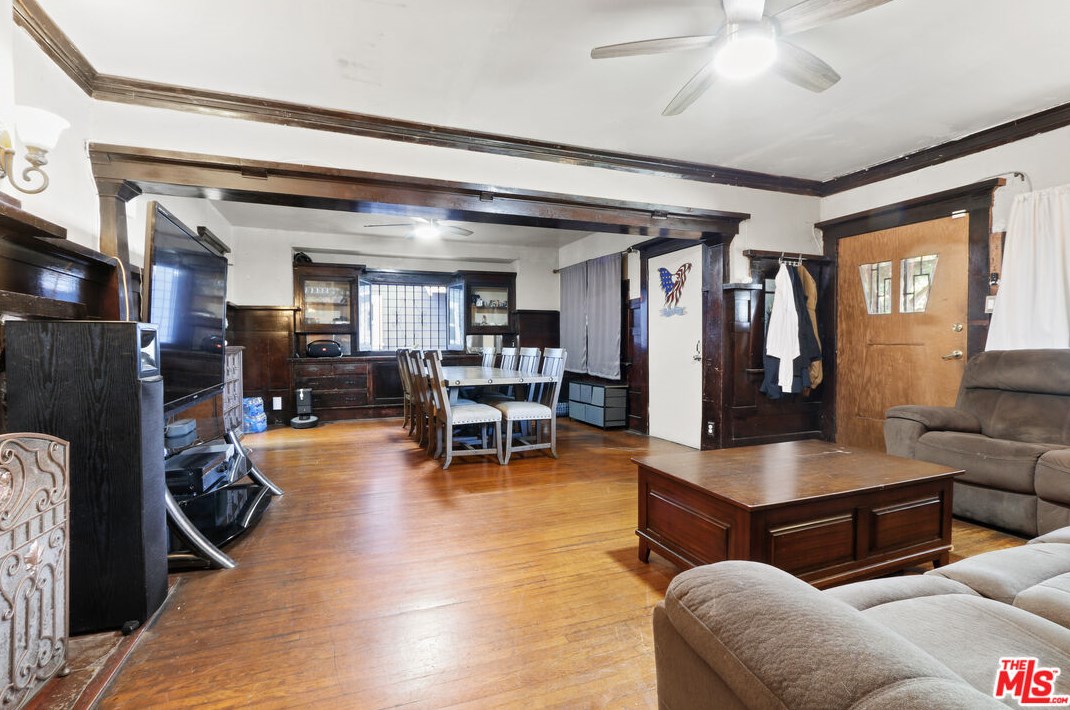 1240 41st Pl, Los Angeles, CA 90037-1710