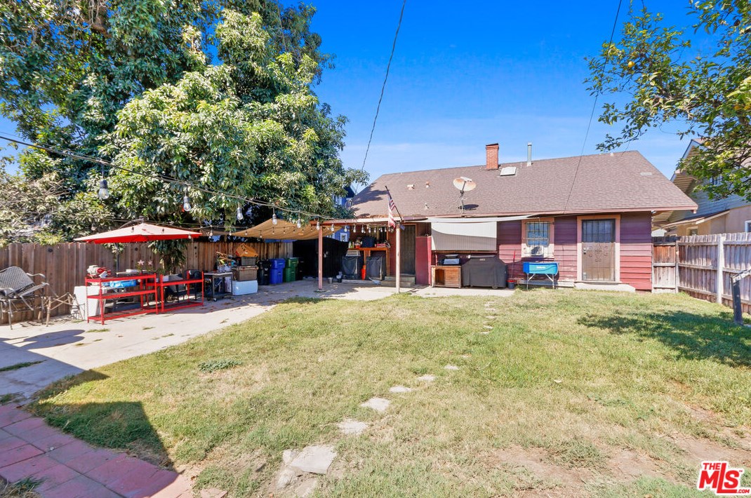 1240 41st Pl, Los Angeles CA  90011-2982 exterior