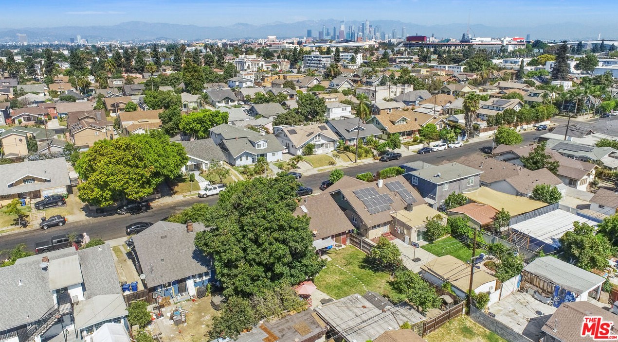 1240 41st Pl, Los Angeles CA  90011-2982 exterior