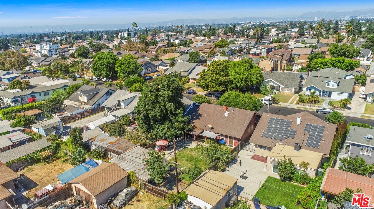 1240 41st Pl, Los Angeles CA  90011-2982 exterior