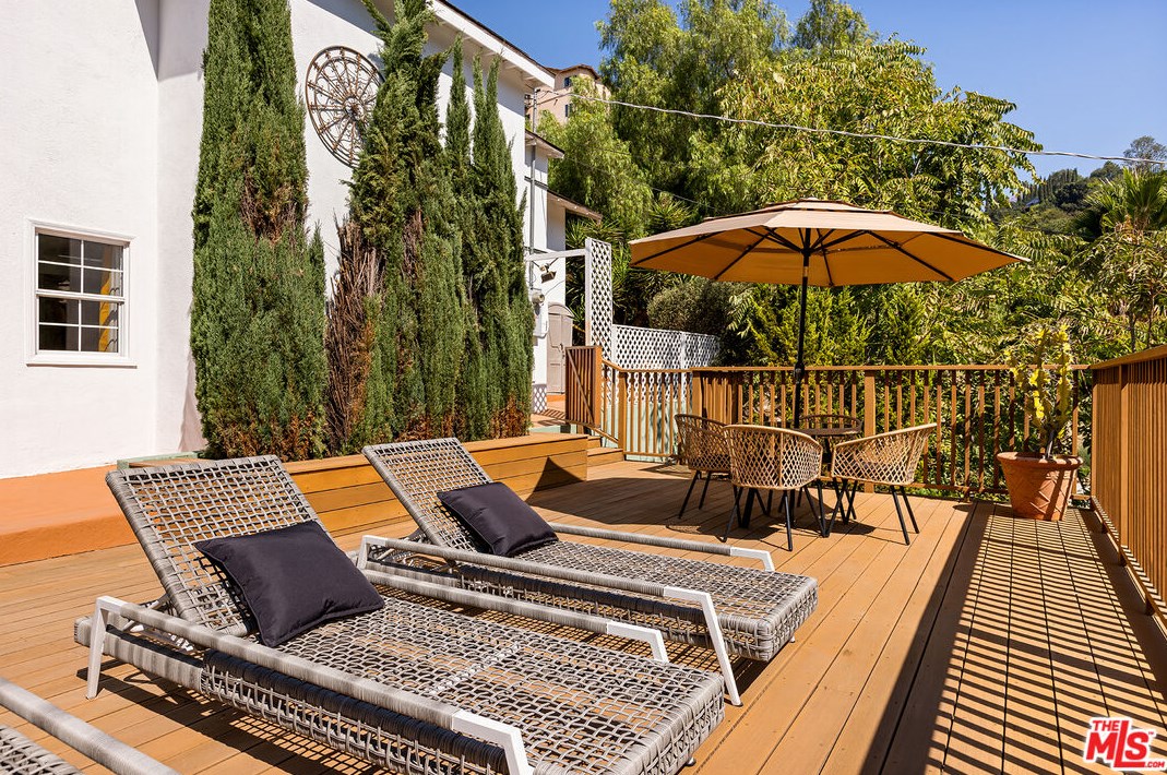 2255 Moss Ave, Los Angeles, CA 90065-3416