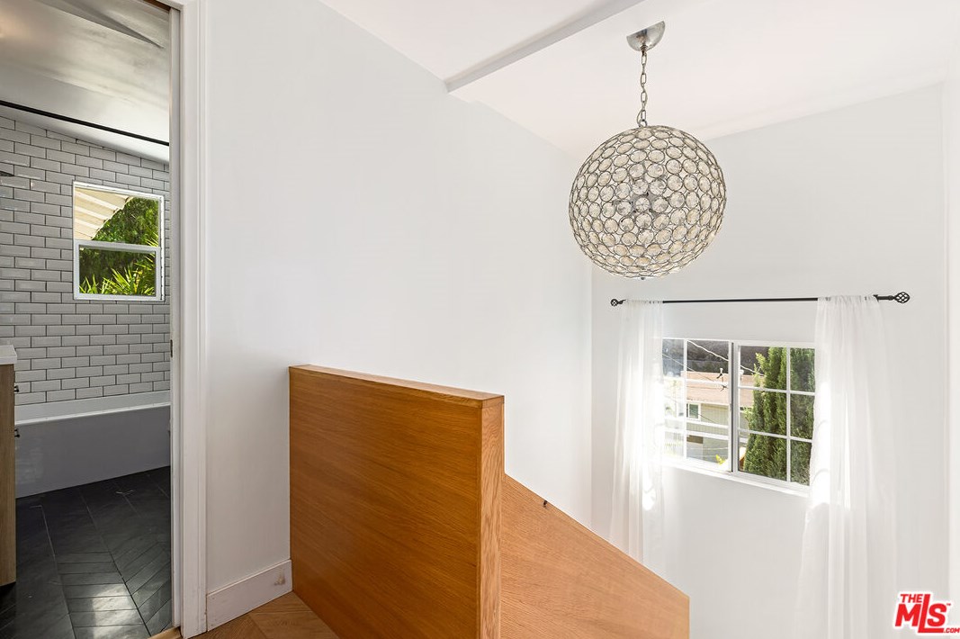 2255 Moss Ave, Los Angeles CA  90065-2738 exterior