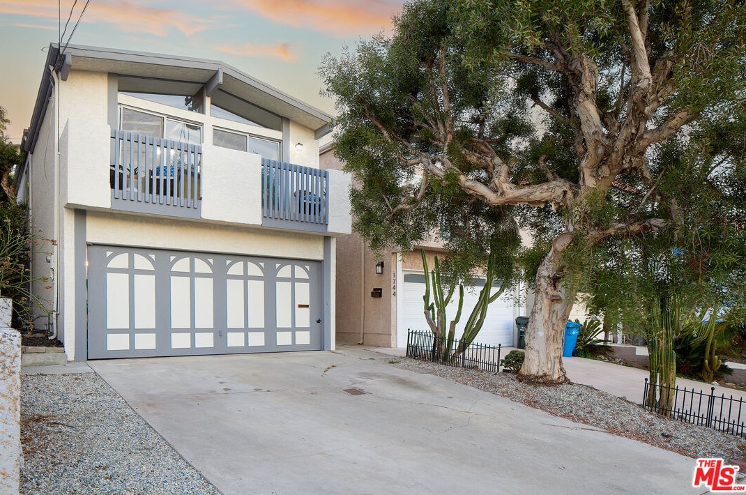 1746 Reed St, Redondo Beach, CA 90278-2736