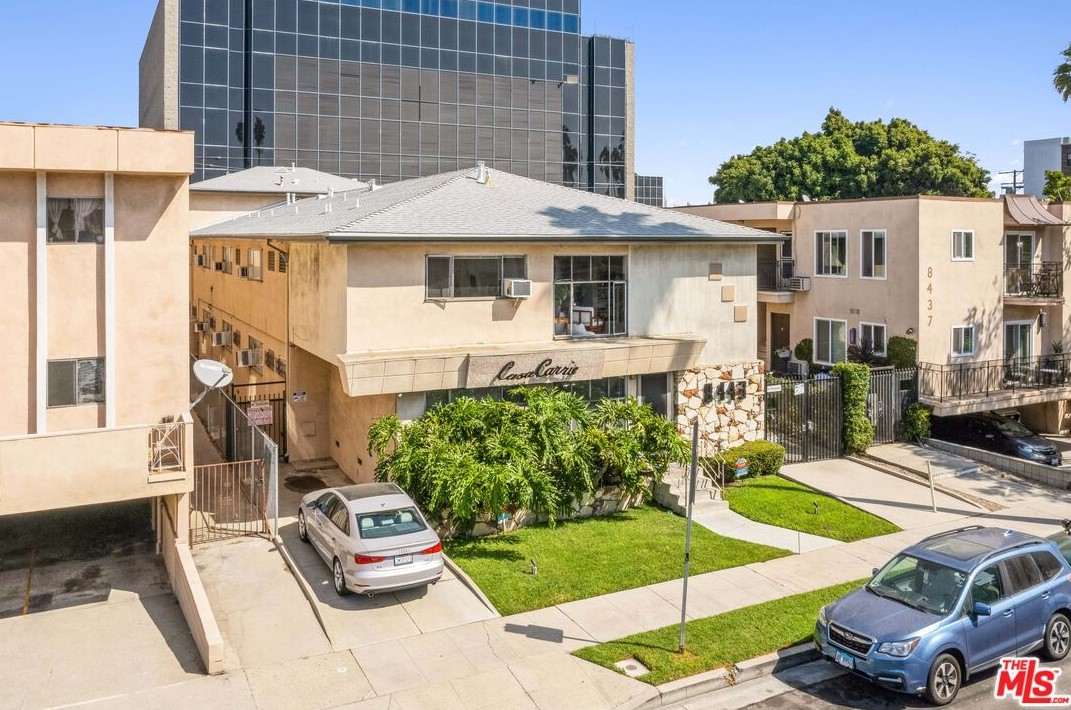 8443 Blackburn Ave, Los Angeles CA  90048-4218 exterior