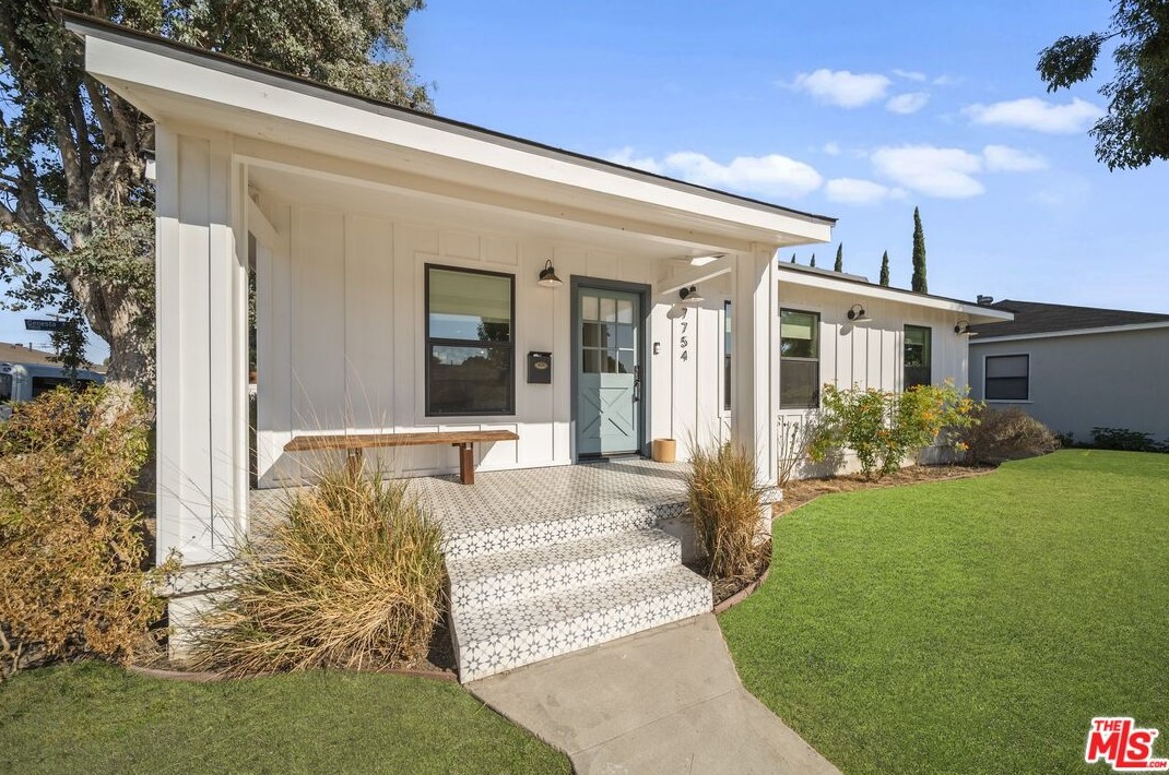 7754 Oak Park Ave, Van Nuys, CA 91406