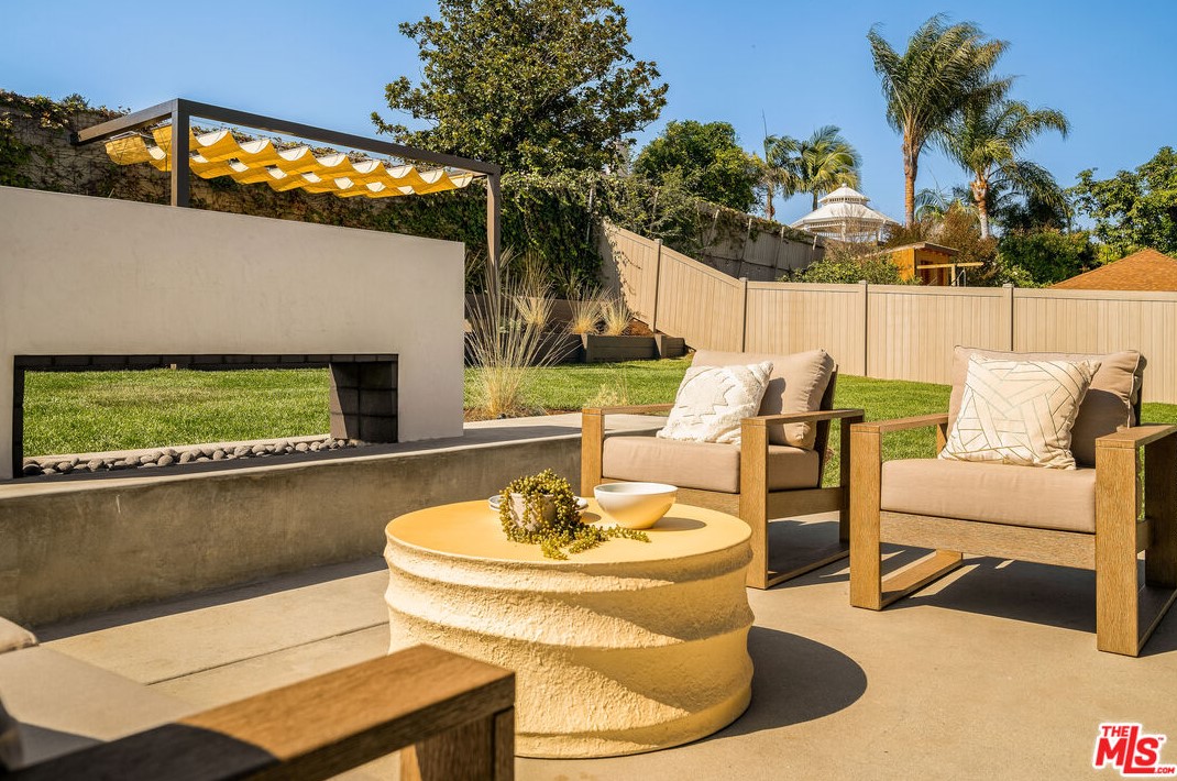 4821 Keniston Ave, Los Angeles CA  90043-3711 exterior