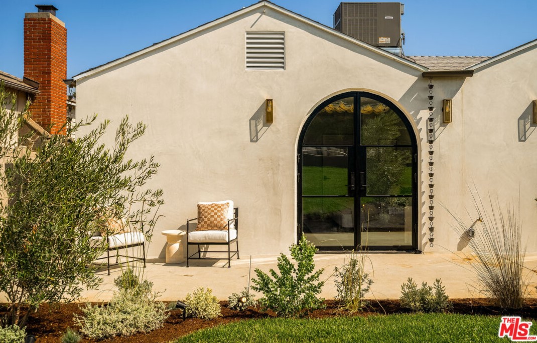 4821 Keniston Ave, Los Angeles CA  90043-3711 exterior