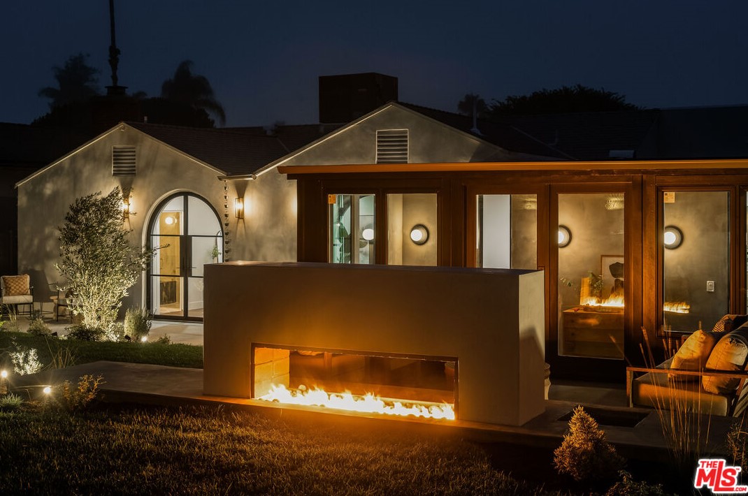 4821 Keniston Ave, Los Angeles CA  90043-3711 exterior