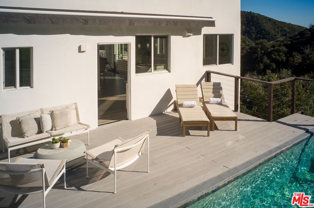 10078 Westwanda Dr, Beverly Hills CA  90210-1429 exterior