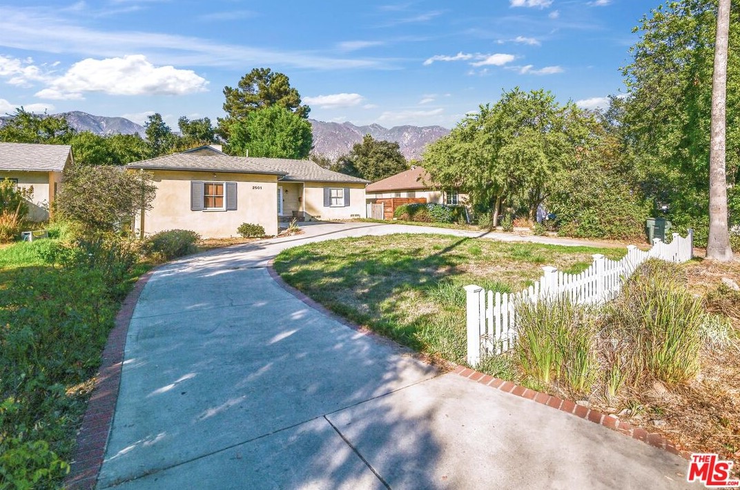 2501 Brigden Rd, Pasadena, CA 91104