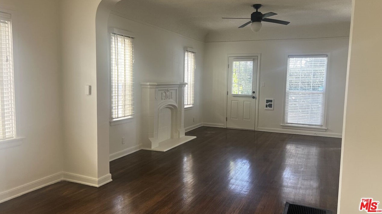 1357 S Cloverdale Ave, Los Angeles, CA 90019