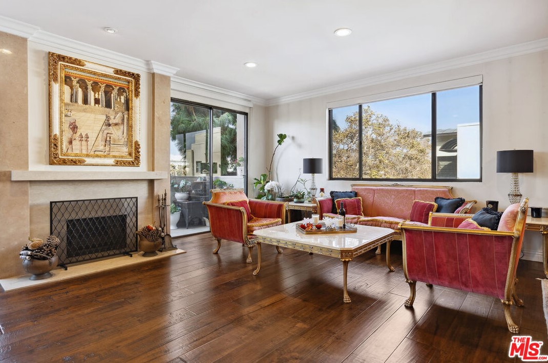 116 Swall Dr, Beverly Hills, CA 90211-1941