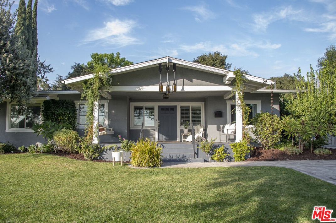 55 Altadena Dr, Altadena, CA 91001-5102