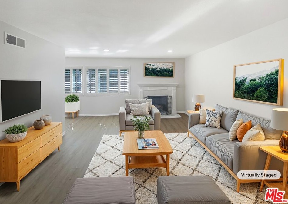 5892 Liege Dr, Huntington Beach, CA 92649