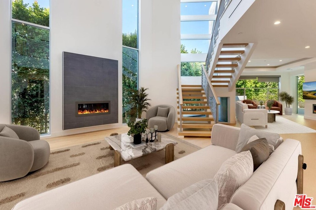 6317 Drexel Ave, Los Angeles, CA 90048-4703