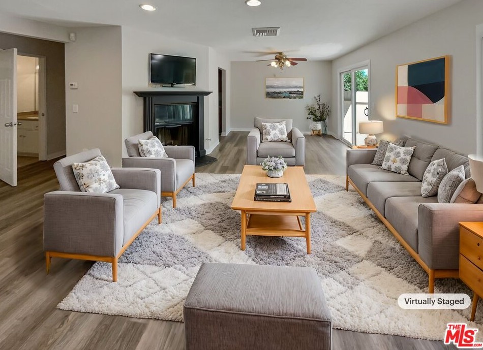 31361 The Old Rd, Santa Clarita, CA 91384-4215