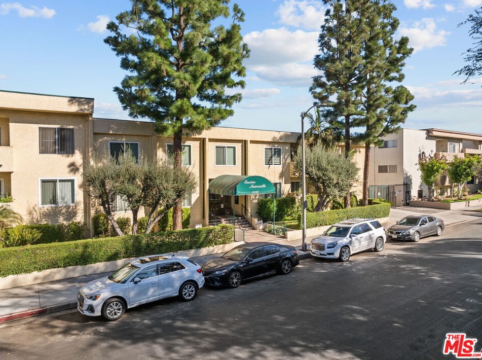 5328 Newcastle Ave #19, Van Nuys, CA 91316