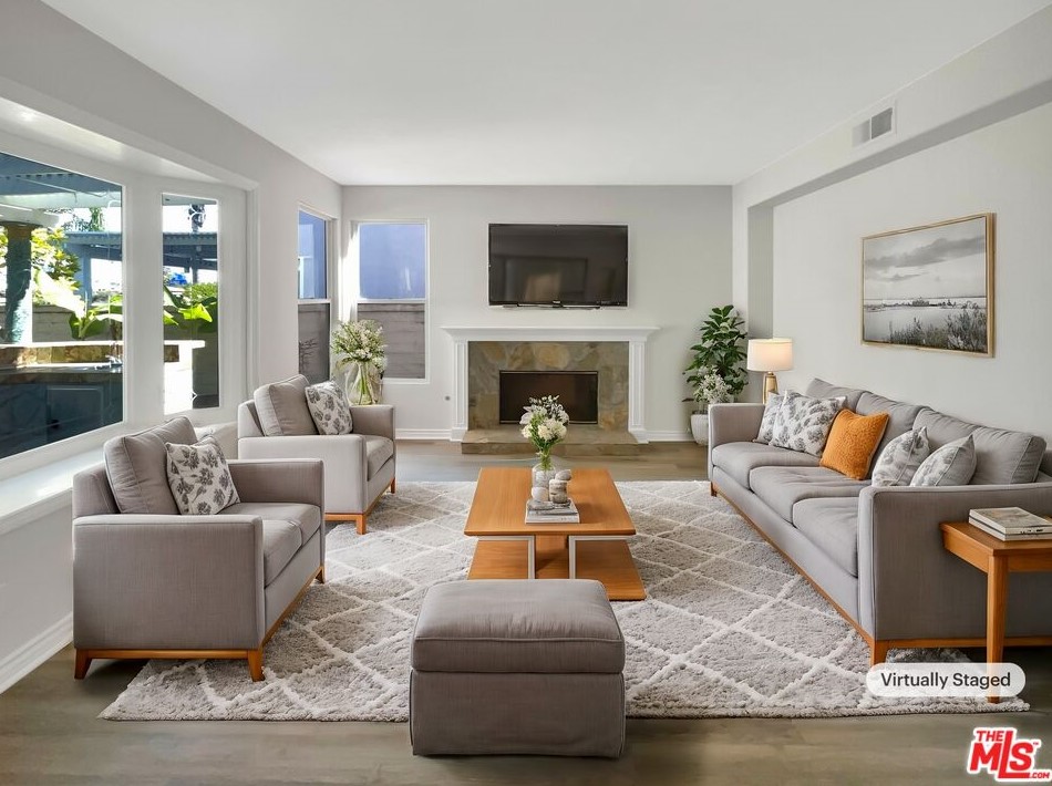 7135 Ashley Dr, Huntington Beach, CA 92648