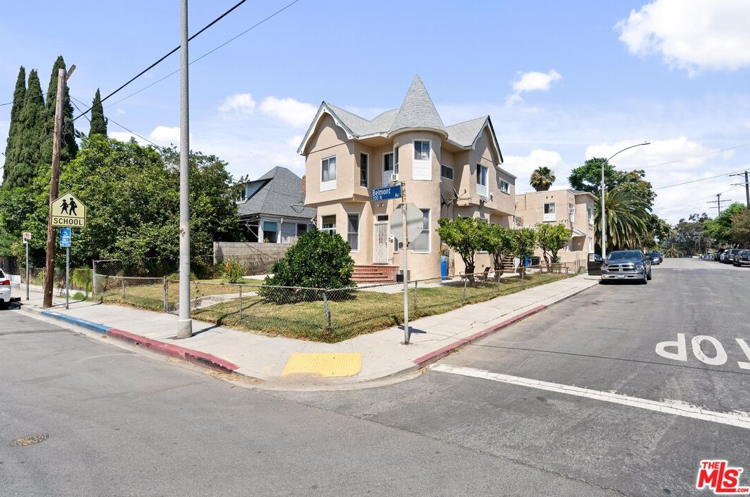 244 Belmont Ave, Los Angeles, CA 90026-5535
