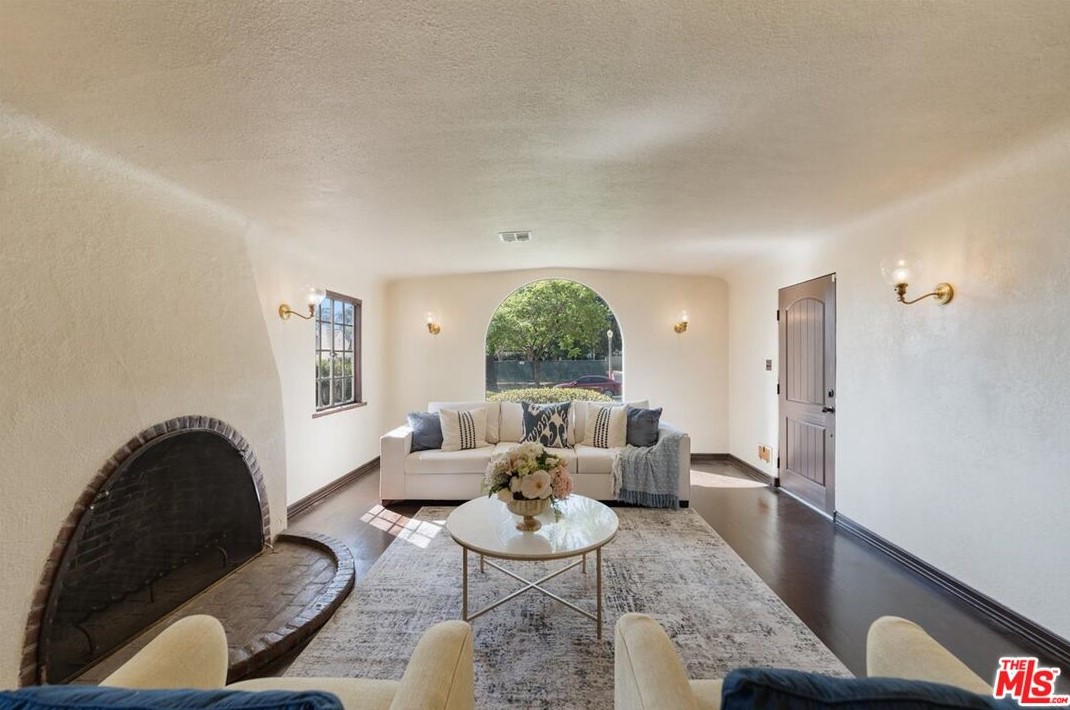 1870 Los Robles Ave, Pasadena CA 91108-1625 exterior