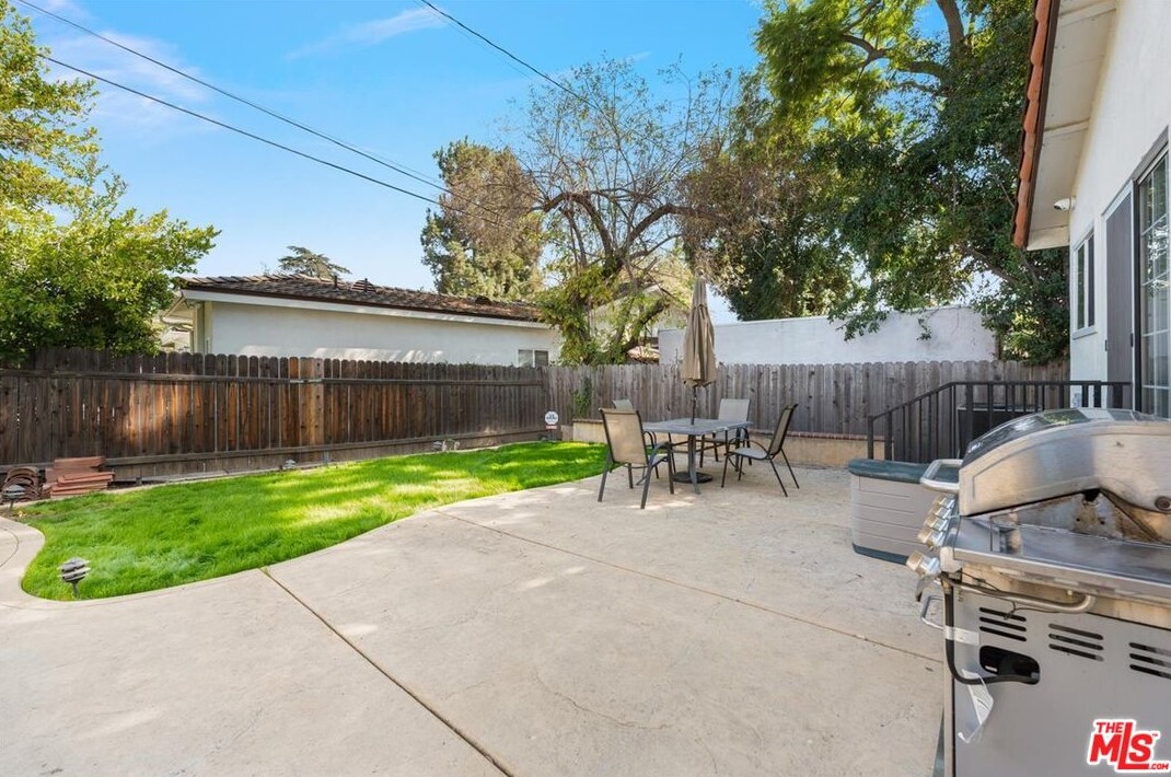 1870 Los Robles Ave, Pasadena CA 91108-1625 exterior