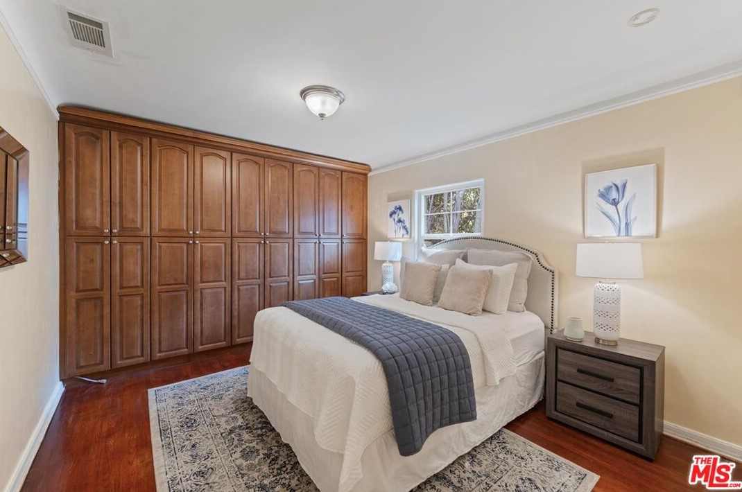 1870 Los Robles Ave, Pasadena CA 91108-1625 exterior