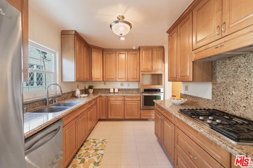 1870 Los Robles Ave, Pasadena CA 91108-1625 exterior