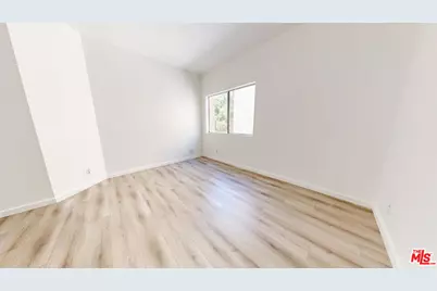 5135 Zelzah Ave #203, Encino, CA 91316 - Photo 24