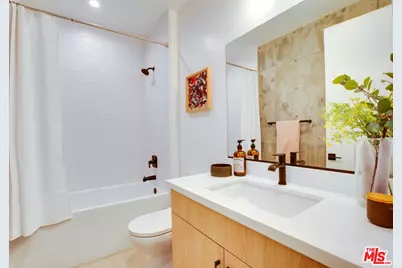 1633 N Bruce Ct, Los Angeles, CA 90026 - Photo 22